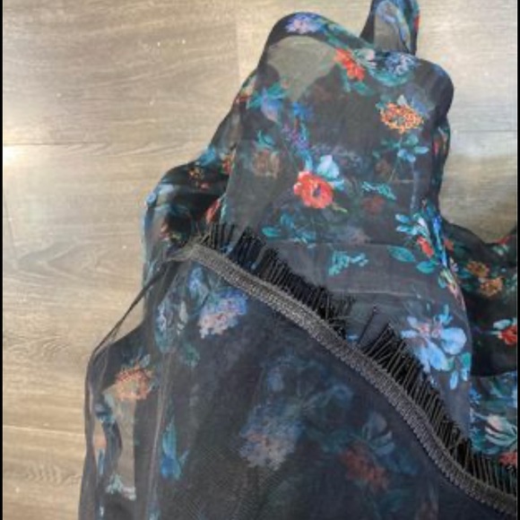 Indian saree (never worn + unaltered) - Picture 3 of 3